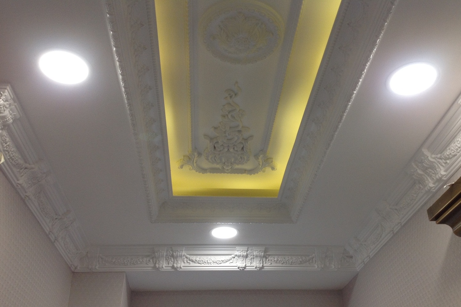 Phào chỉ PU và một số kiến thức tổng quan về phào chỉ hiện nay